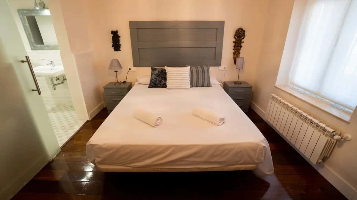 Habitación adaptada de Casa El Villar, amplia para girar en silla de ruedas