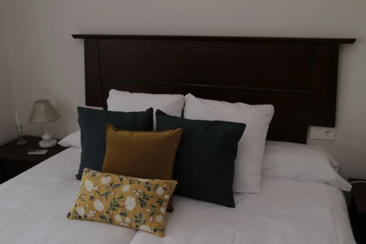 Cama de matrimonio de la habitación familiar