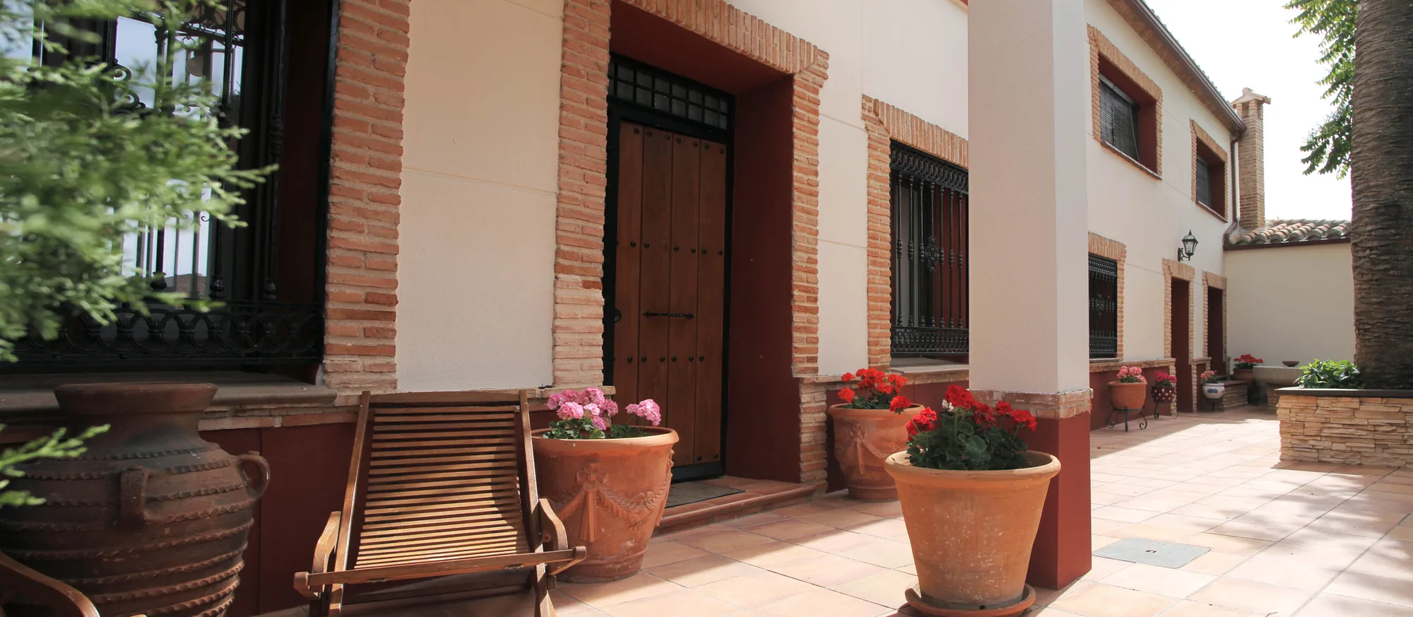 Solarium — sol, sombra y tiempo de descanso - Casa Rural Tres Ventas